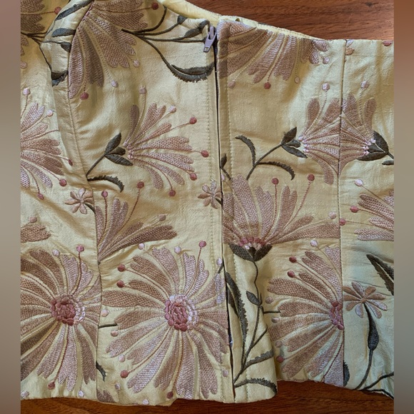 Embroidered Corset-Style Top - Picture 4 of 6